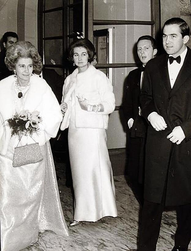 La reina Federica con sus dos hijos, Gtres.