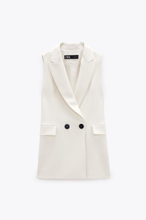 Chaleco XLcon solapas, de Zara (29,95 €).