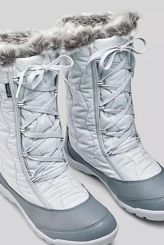 Botas cálidas y totalmente impermeables para ofrecer una buena protección y aislamiento térmico en la nieve. Son de Quechua y cuestan 39.99 euros en Decathlon.