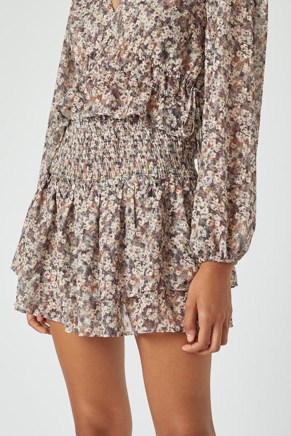 Mini falda con estampado de flores de las rebajas de Pull & Bear (7,99 euros).