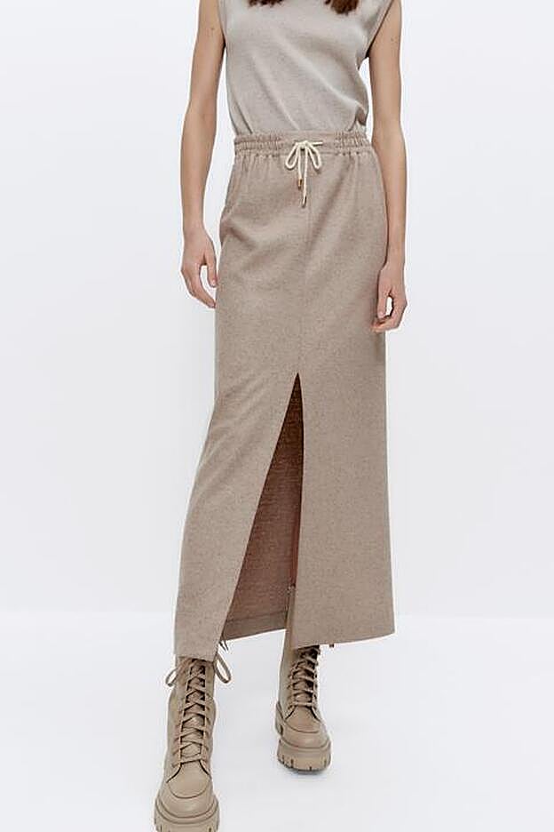 Cómoda, versátil y de lo más favorecedora. Cuando descubras esta falda querrás tenerla antes de que se agote.