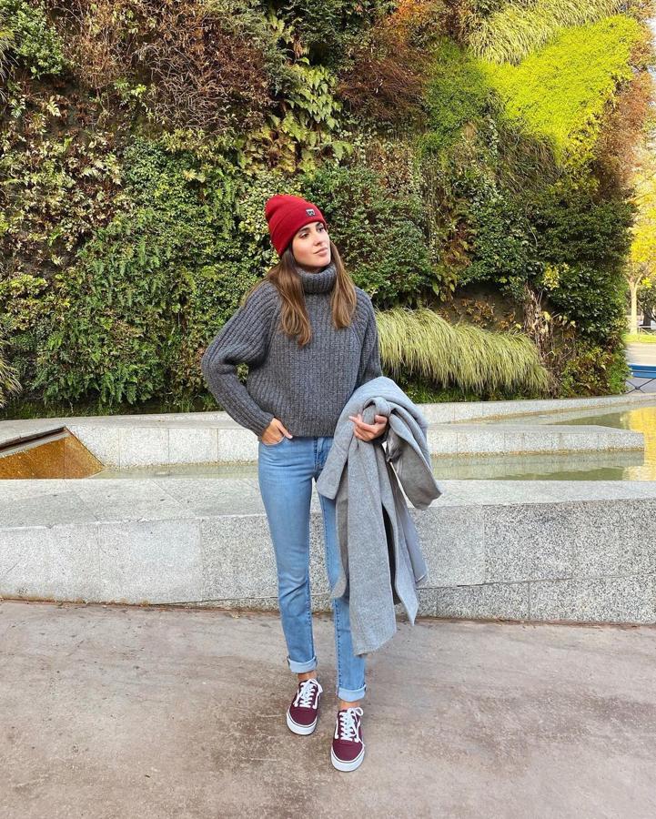 Mery Turiel demostró que los pitillo también quedan de lujo con zapatillas y jersey. Un look perfecto para el invierno.