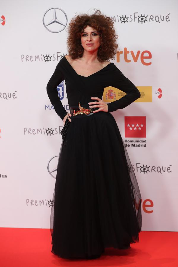 La actriz Cayetana Cabezas con un vestido negro.