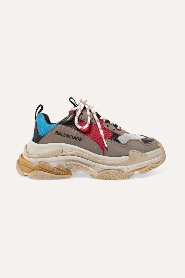 El clásico modelo Triple S de deportivas de Balenciaga puede ser tuyo ahora por 507 € (antes costaban 725 €).