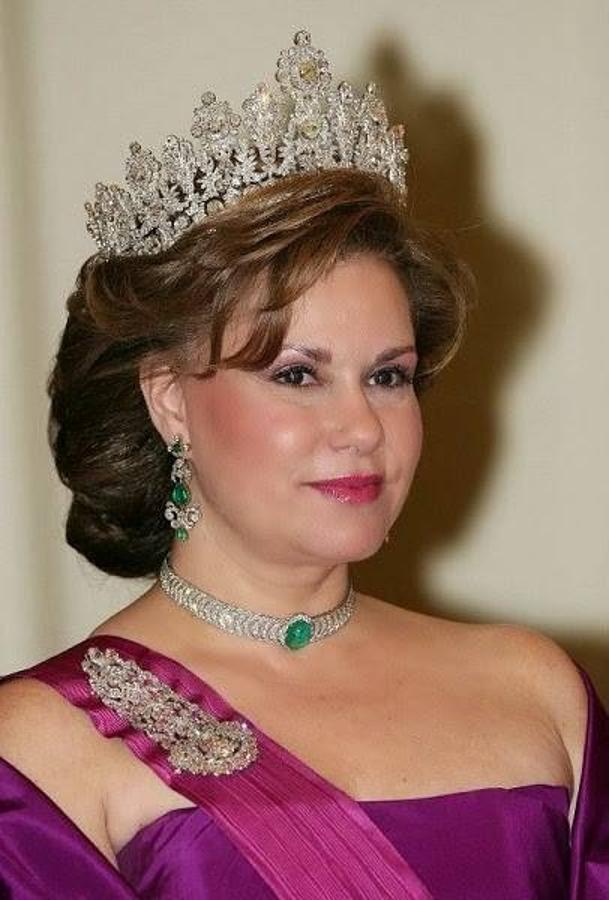 Es una de las más espectaculares y grandes del mundo. Pertenece a las Grandes Duquesas de Luxemburgo. Fue un regalo para la Gran Duquesa Isabel de Rusia, nieta del Zar Pablo I y la aportó como dote al casarse con el Gran Duque Miguel. La lució en su boda la Gran Duquesa Carlota, en 1919.