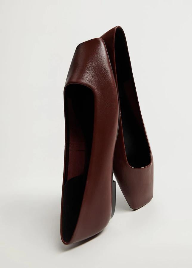 Bailarina de Mango de piel color vino: 29,99 euros. La puedes encontrar en dos tonos más (negro y marrón) y de la talla 35 a la 41.