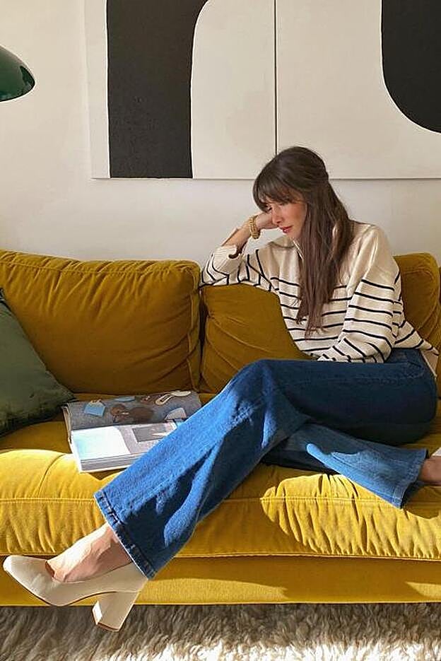 Un look sencillo pero infalible. Jersey de rayas de Zara, vaqueros culotte y zapatos de tacón ancho.