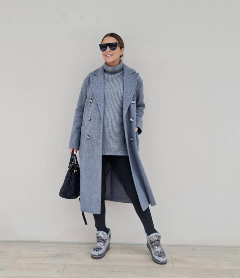 Con una silueta casi idéntica, pero en color gris, este abrigo de corte masculino de Paula Echevarría es de Primark, cuesta menos de 40 euros, y ya te contamos  todos los detalles del look aquí .