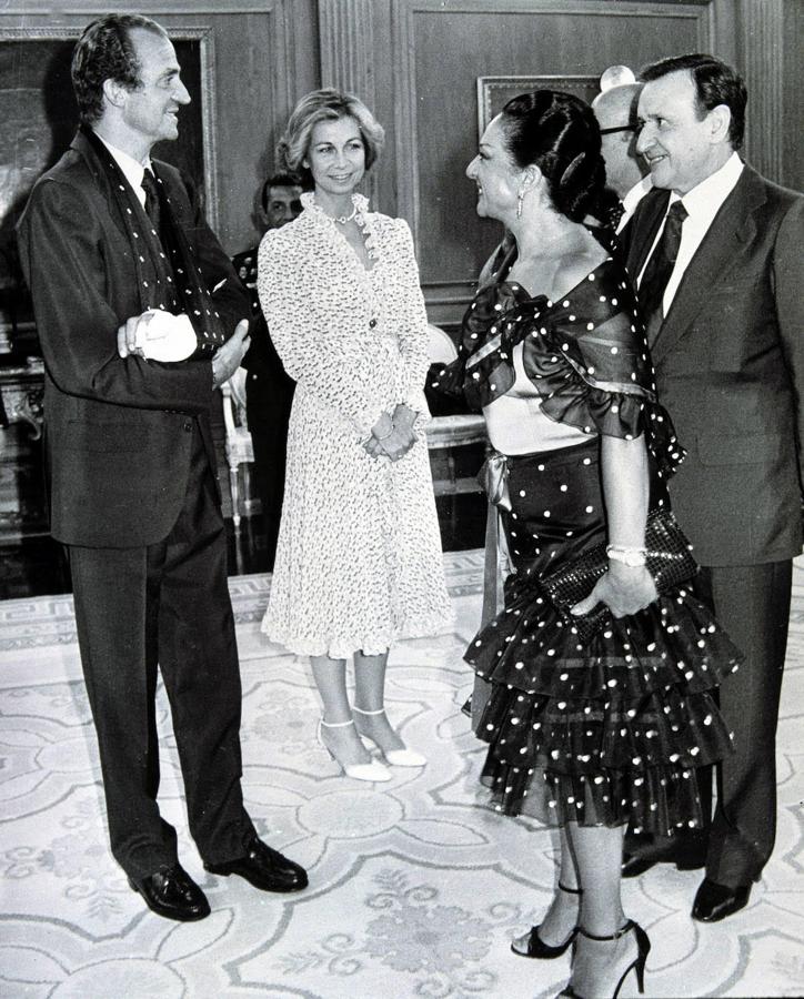 "Perdón, pero se me ha caído un pendiente enorme. Bueno, ustedes me lo vais a devolver porque mi trabajito me costó. Muchas gracias de todo corazón pero el pendiente, Iñigo, no lo quiero perder, por favor"", dijo la Faraona en mitad de una actuación cuando se le perdió un pendiente. Puso al público a buscarlo por el suelo. Literalmente.