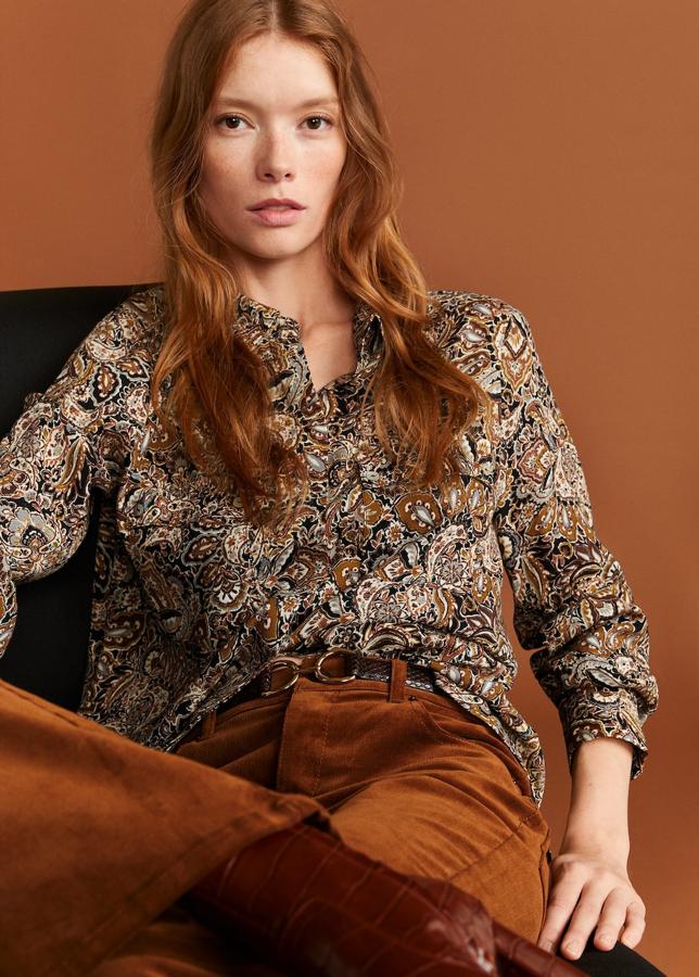Camisa de manga larga, con estampado multicolor de la nueva colección de Mango (19,99 euros)