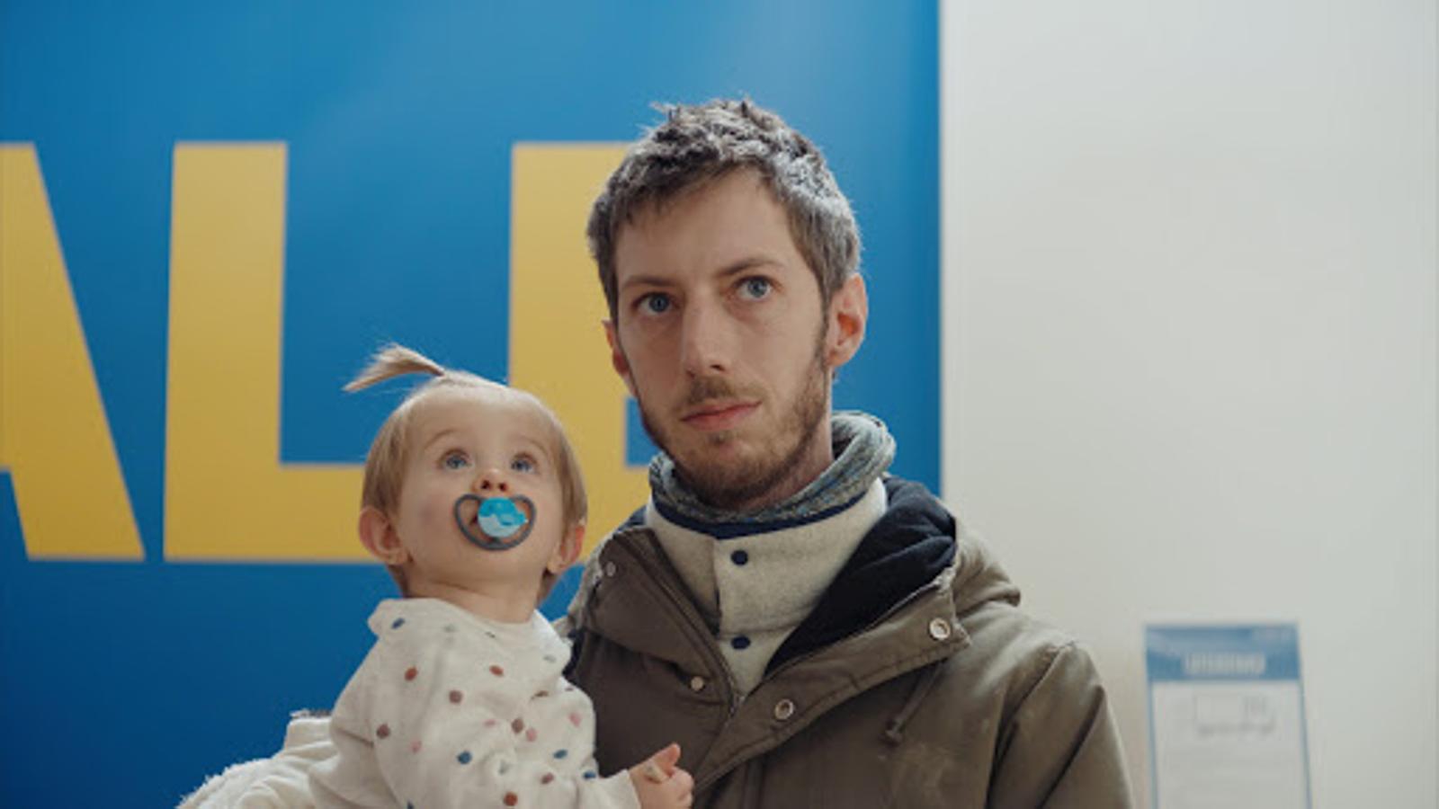 MaPa. Miniserie. Filmin. 23 de febrero.Cuando su novia, y madre de su hija de seis meses, muere inesperadamente, un joven berlinés descubre qué supone ser padre soltero en el siglo XXI. Él, que siempre se vio como un padre modélico se siente ahora superado por las circunstancias y trata de dejar de lado el duelo por la pérdida mientras pone un poco de orden en casa y saca tiempo para echar unas partidas a la Play.