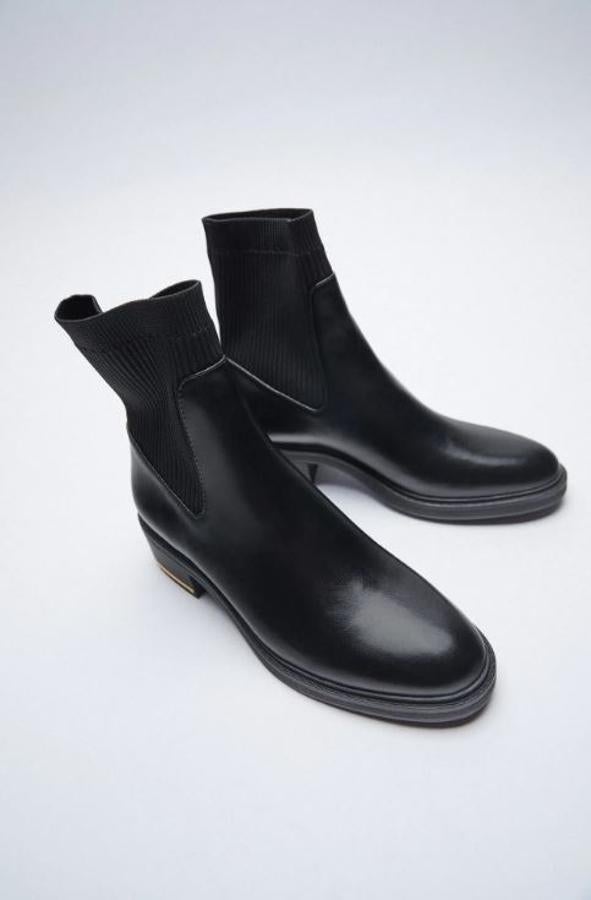 Estos botines-calcetín de los Special Prices de Zara tienen un descuento que los deja en 19.99 euros.