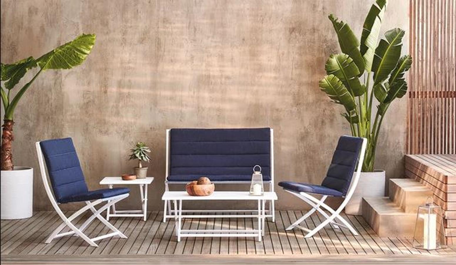 Otro conjunto de muebles de exterior que invitan a soñar con el buen tiempo y que, además, pasa de 449 a 219 euros.