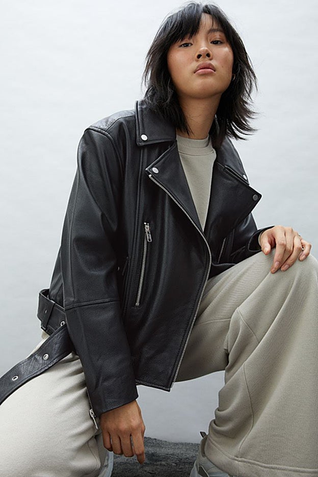 La biker de cuero infinita: diseño clásico y cien por cien cuero.