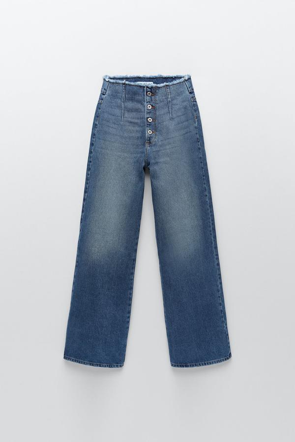 Vaqueros wide leg con botones frontales de la nueva colección de Zara (29,99 euros)