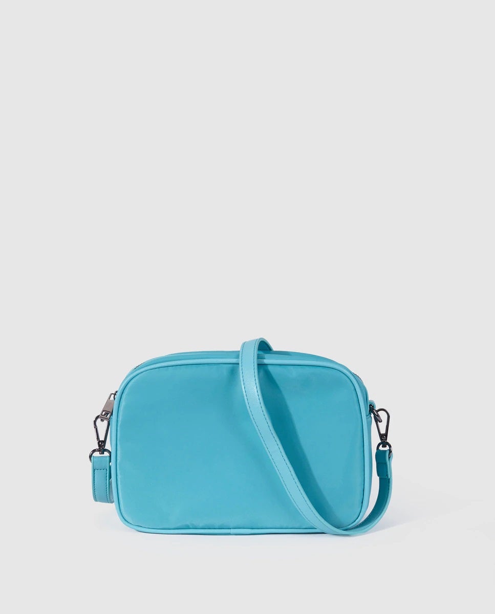 Terminamos con este bolso mini en azul piscina de Easy Wear. Antes: 25,99 euros. Ahora: 9,99 euros en El Corte Inglés.