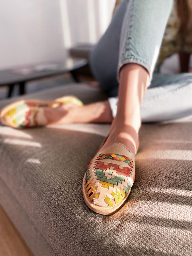 Inspirados en la tradición mexicana, la original propuesta de Mexas es perfecta para las mujeres que quieren ir cómodas y derrochando estilo sin recurrir a las clásicas bailarinas o a las sneakers. Su precio: 64.50 euros.