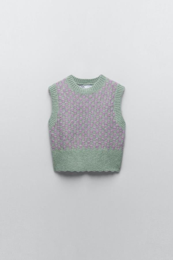 Chaleco estampado de punto de la colección de primavera de Zara (19,99 euros)