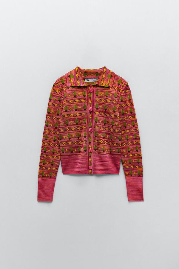 Chaqueta estampada de punto de la colección de primavera de Zara (29,99 euros)