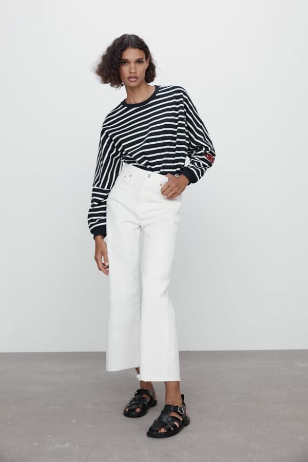 Pantalón culotte vaquero blanco de tiro alto, de Zara (39,95 €).