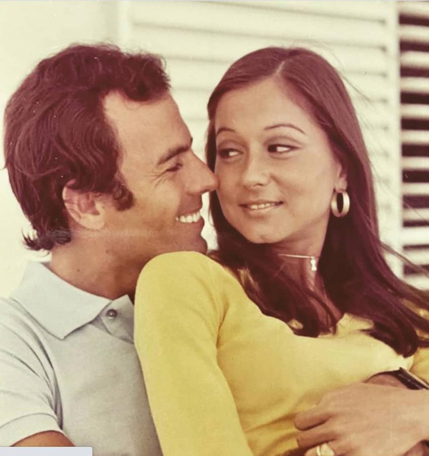 Isabel llegó a España desde Filipinas en los años sesenta siendo una autentica desconocida. En 1970 conoción a Julio Iglesias que ya era toda una estrella en nuestro país. Isabel era una mujer muy exótica y rápidamente enamoró al cantante. Los que les conocen aseguran que fue un auténtico flechazo.