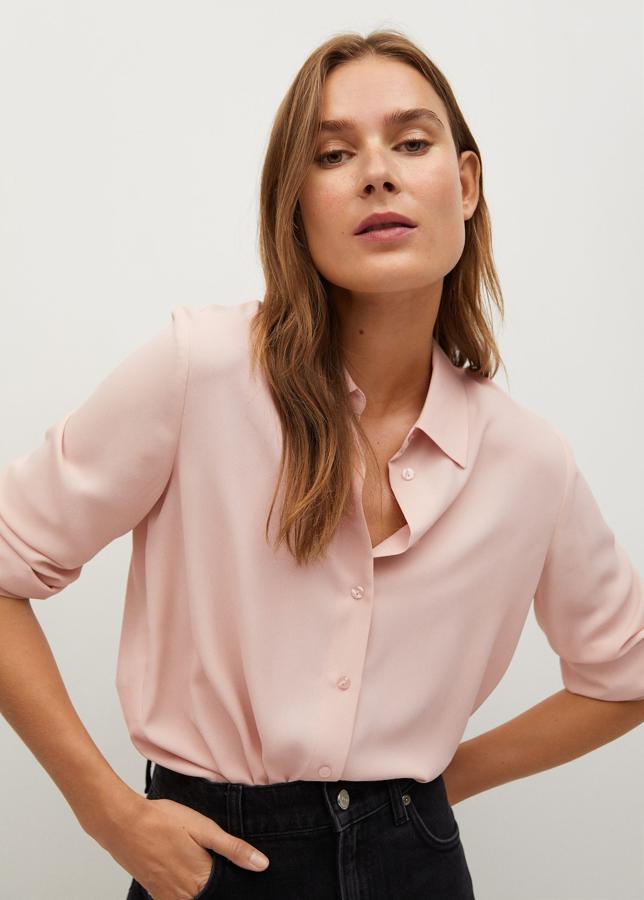Blusa fluida de la coleccion de primavera de Mango (29,99 euros)