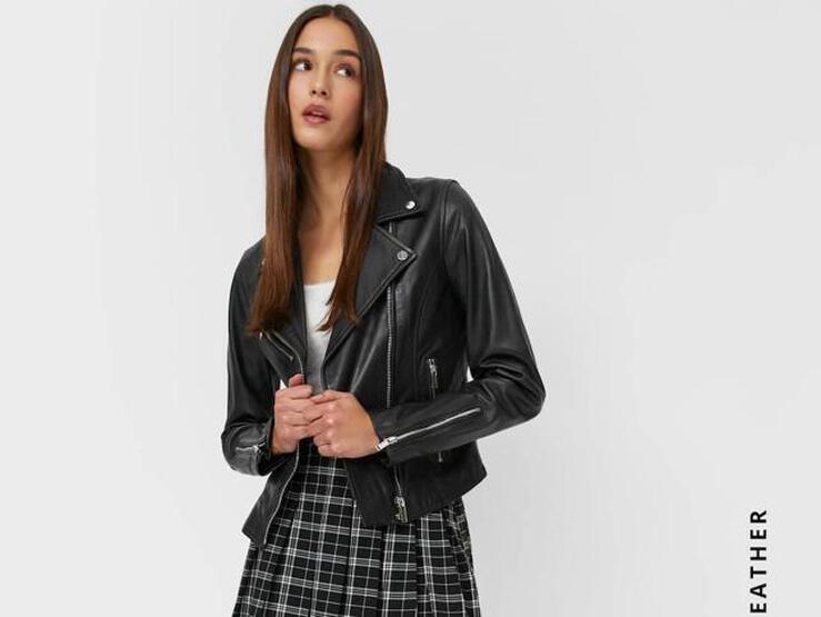 Fotos: Stradivarius quiere que esta primavera vuelvas a los años 90 con su nueva colección de bikers
