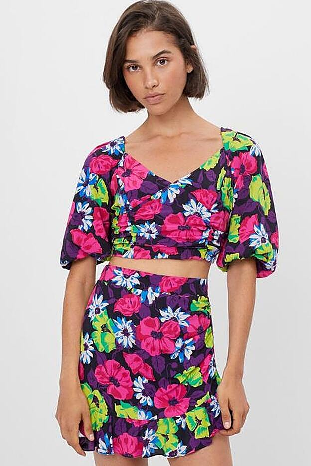 Compuesto por dos prendas favorecedoras, este conjunto ha llegado a las rebajas finales con un precio súper rebajado.