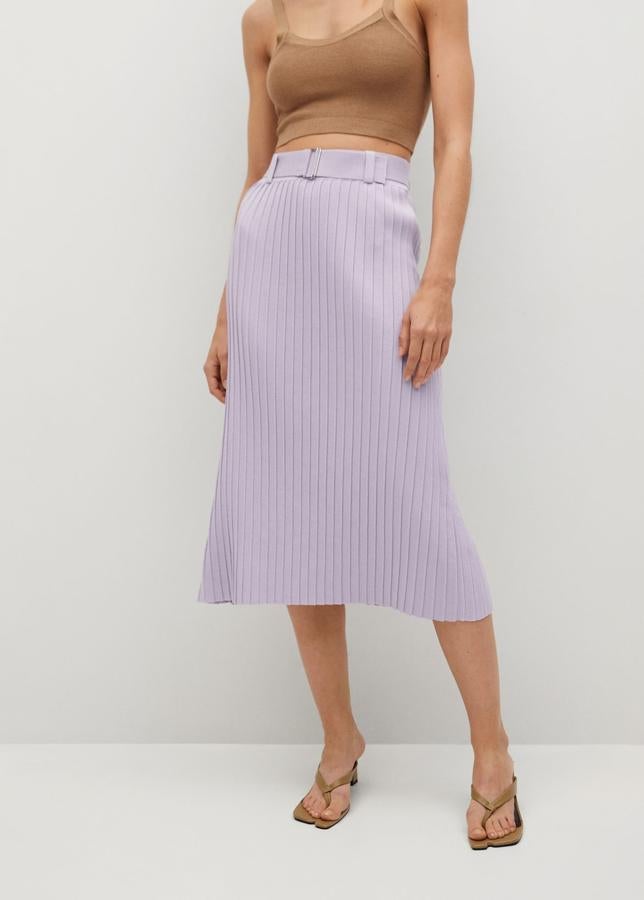 Falda plisada en color lila de la nueva colección de Mango (39,99 euros)