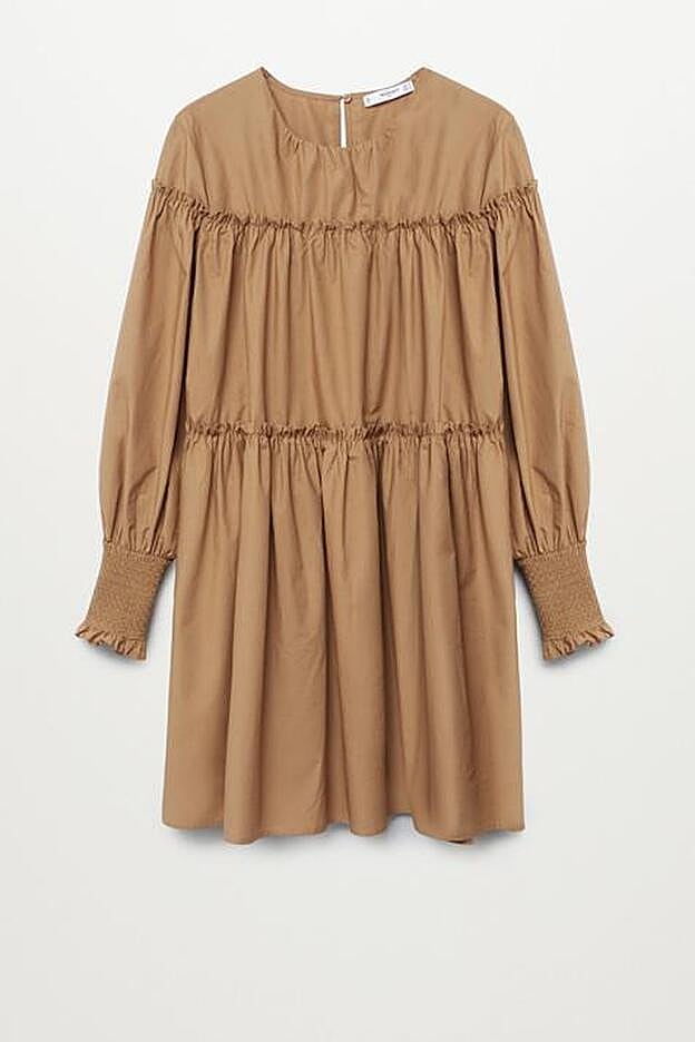 Disponible en marrón o en negro, este vestido pretende convertirse en tu imprescindible. ¡No querrás quitártelo!