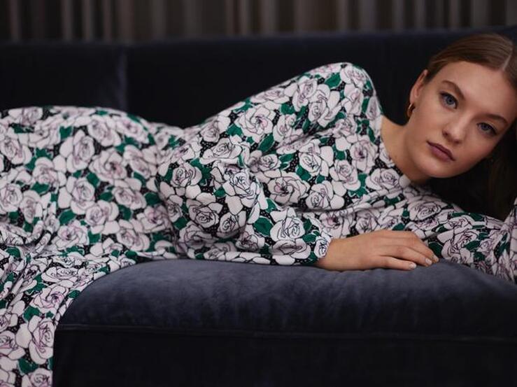 Fotos: Vestidos, faldas midi, blusas... Las prendas de flores de la nueva colección de Lefties que no pueden faltar en tu armario de primavera