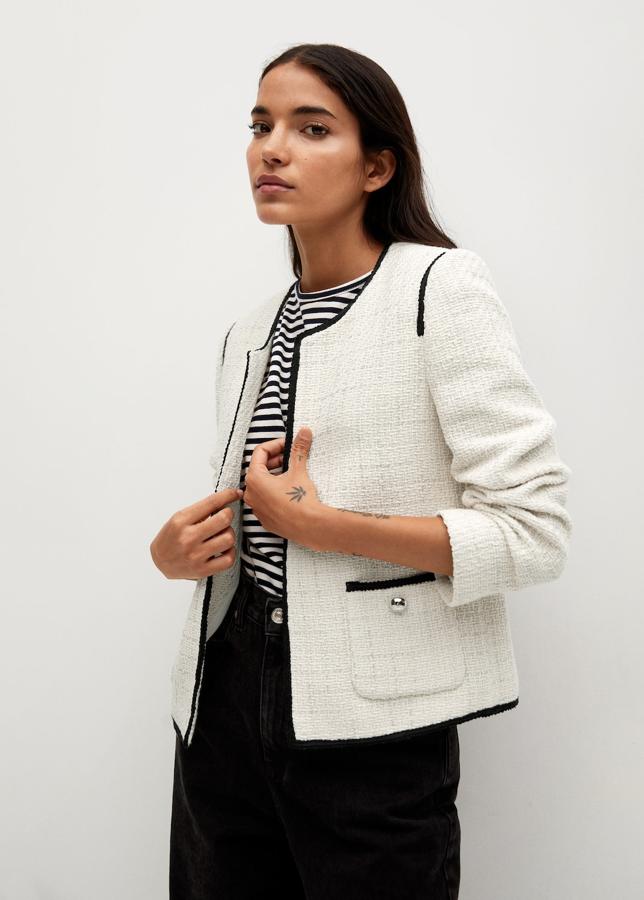 Chaqueta corta de tweed bicolor de la nueva colección de primavera de Mango (59,99 euros)