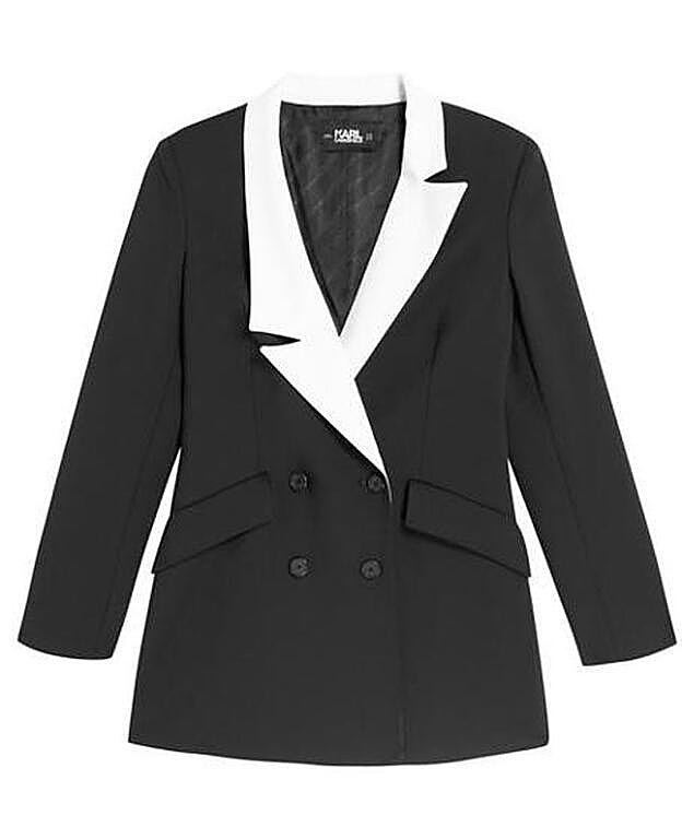 La blazer negra con solapas blancas de Karl Lagerfeld.