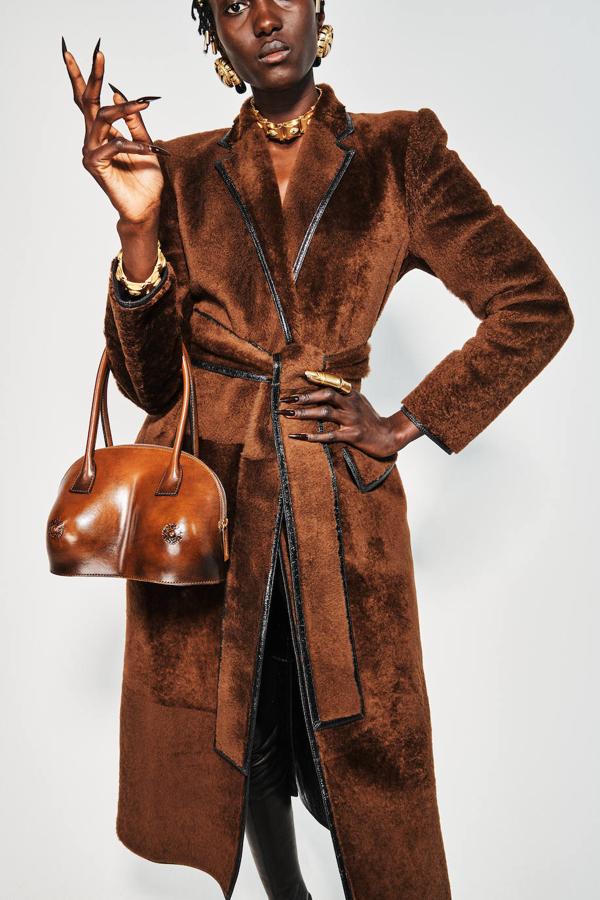 Desfile de Schiaparelli OI 21-22.