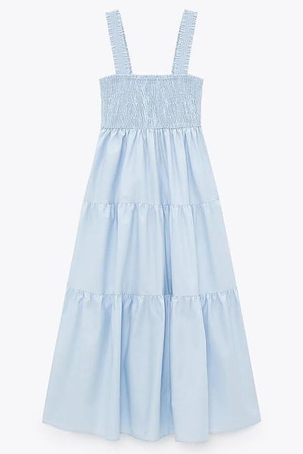 Confeccionado en 100% algodón, con el compromiso de la marca de que un porcentaje procede de material reciclado, este vestido promete ser tu mejor aliado tanto para la primavera como para el verano.