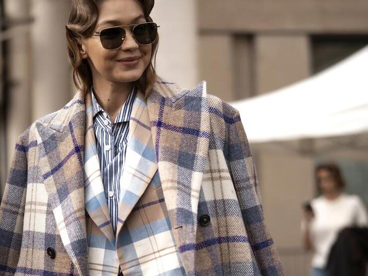 Fotos: Las blazers de cuadros más bonitas de Zara, Stradivarius y Mango para elevar cualquier look básico hasta el final de la primavera