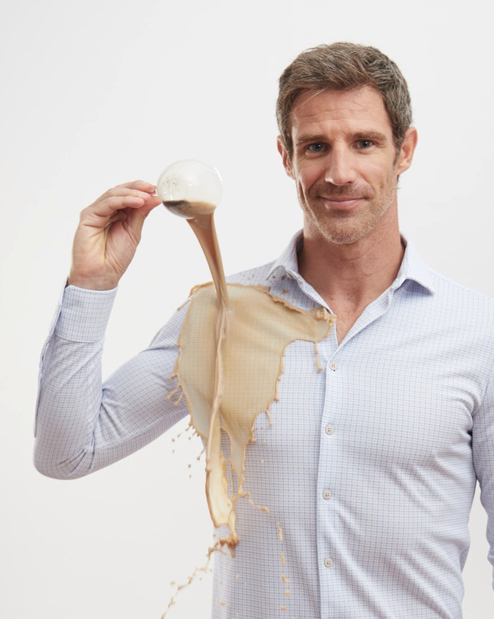 Una camisa antimanchas como las de Sepiia (cpv).