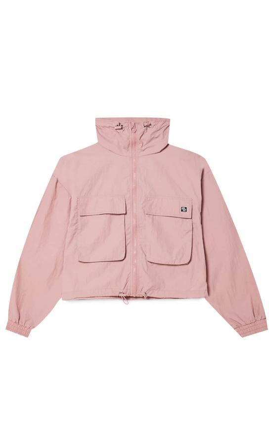 Disponible en rosa o en negro, esta cazadora de tejido técnico con cremalleras y elástico ajustable en el bajo tiene un precio de 25,99 euros.