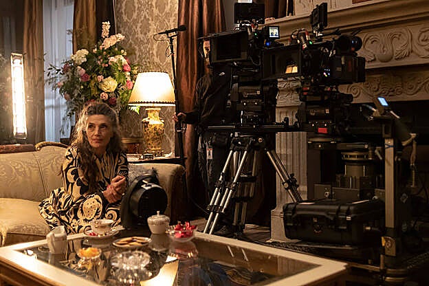 Angela Molina interpretará a la madre de Aura Garrido en la serie.