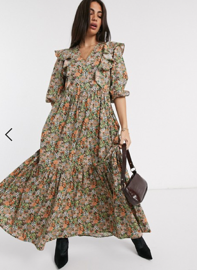 Impactante  vestido romántico de flores de la firma Y.A.S. , disponible en la tienda multimarca Asos. Tiene una rebaja considerable: costaba 92,99 euros y ahora te lo llevas a casa por 53,20 euros.