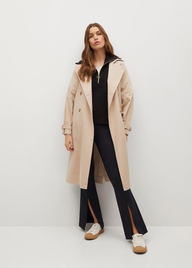 Pantalón recto con bajo acampanado y aperturas frontales, de Mango (25,99 €).