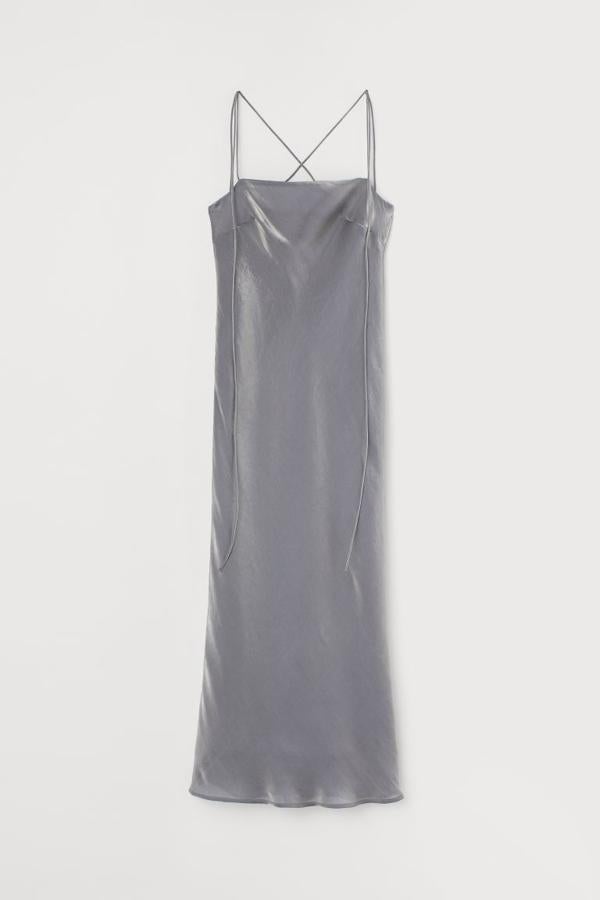 De efecto metalizado y con tirantes finos, de H&M (49,99 €).