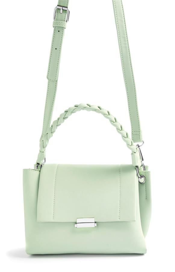Bolso cruzado verde menta con asa de mano de Primark: 10 euros.