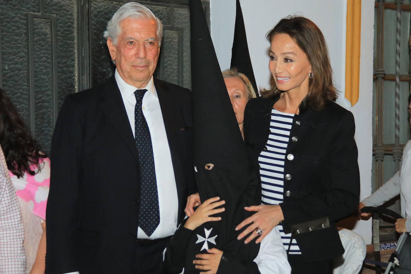 En 2017 Isabel y Mario Vargas Llosa acudieron a disfrutar de la Semana Santa en Sevilla para ver las procesiones. La pareja aprovechó los días de descanso para ver los pasos y asistir a la primera corrida de toros de la temporada.
