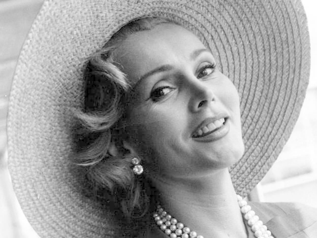 Si quieres saber más sobre otra diva, Grace Kelly, pincha en la imagen.