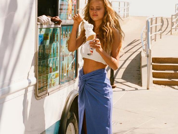 Fotos: Al buen tiempo, una falda midi: 15 diseños ideales de Zara para que encuentres la tuya