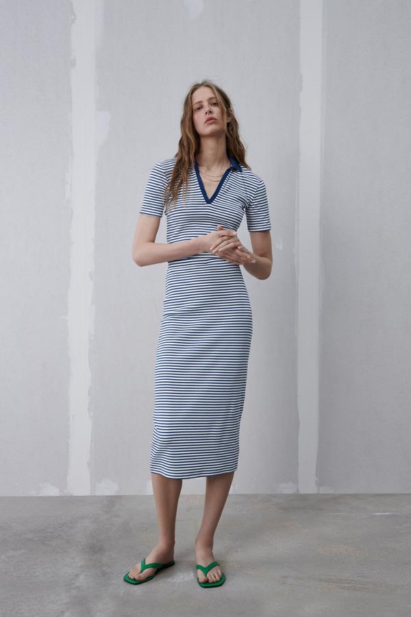 Falda midi de corte recto con estampado de rayas de Zara (9,99 euros)