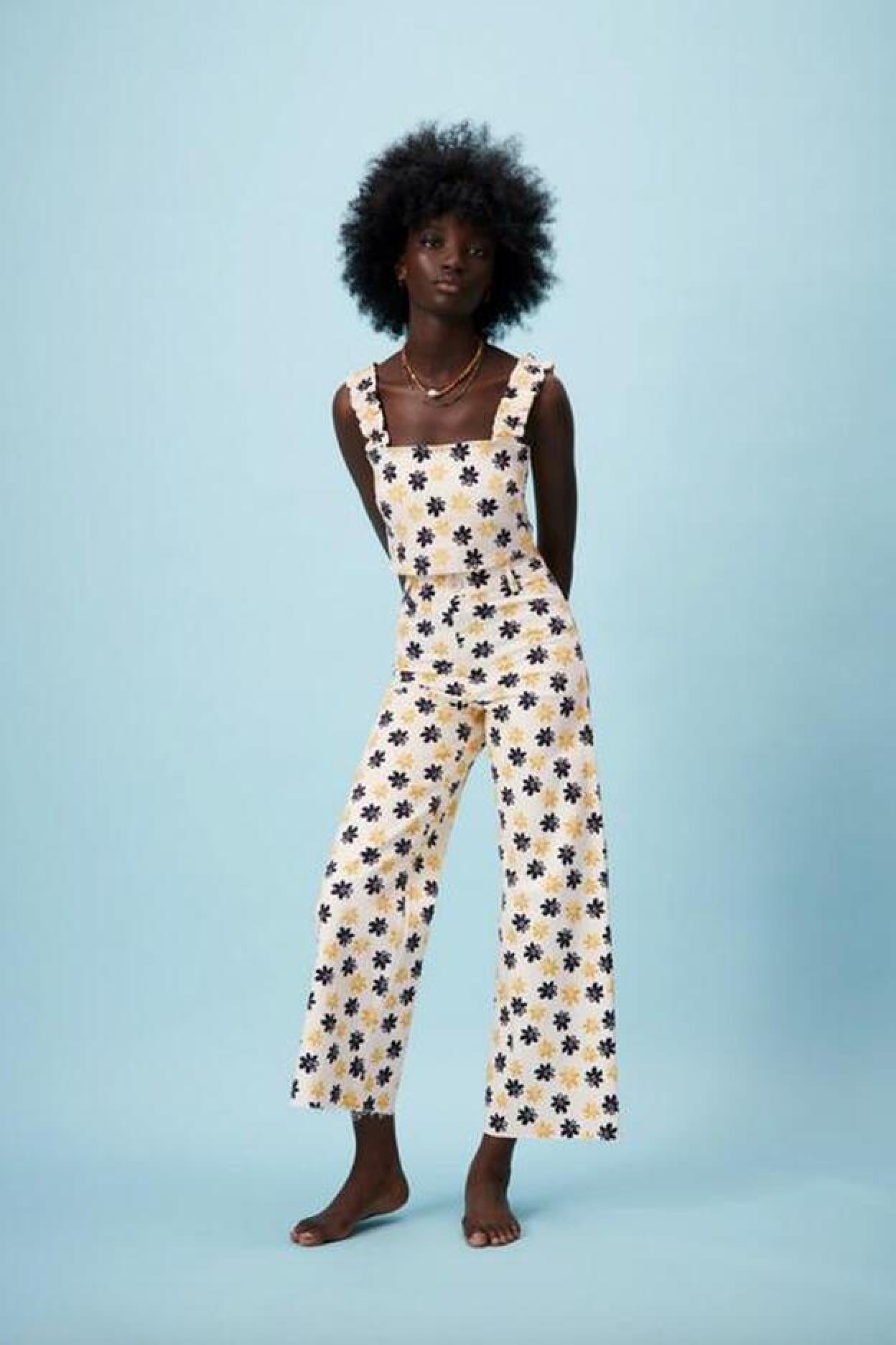 Pincha en la imagen para descubrir nueve faldas vaqueras midi que te solucionan cualquier look.