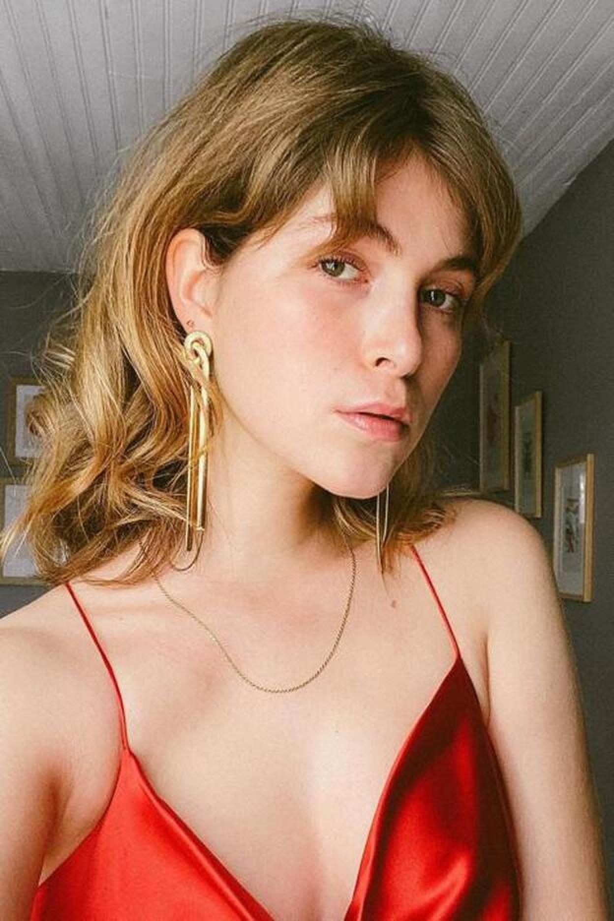 Pincha en la imagen para descubrir 14 cremas hidratantes con color que te aseguran un look no makeup perfecto.