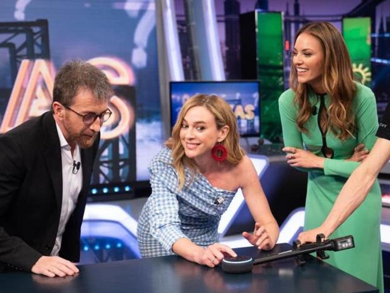 Pincha en la imagen para ver prendas de cuadros vichy: camisas, vestidos, faldas y accesorios de Mango con el estampado tendencia más bonito de la primavera.